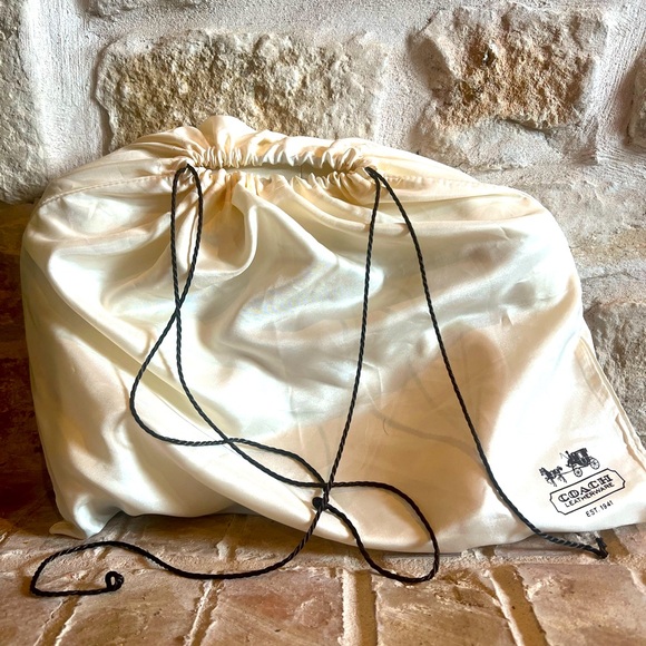 Coach Soho Ivory/Gold Pleated Buckle Flap Leather Shoulder Bag F17217 - Picture 8 of 8